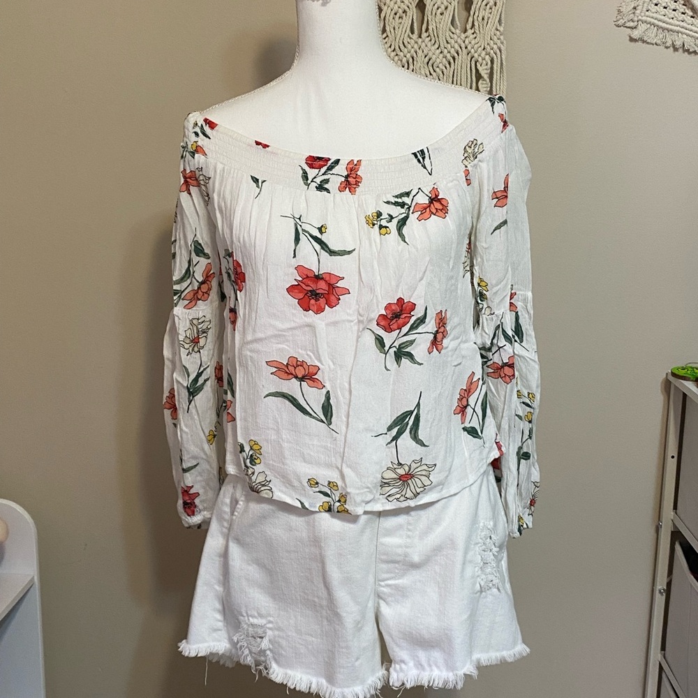 Hollister White Off-Shoulder Floral Top with Coral and Yellow Prints